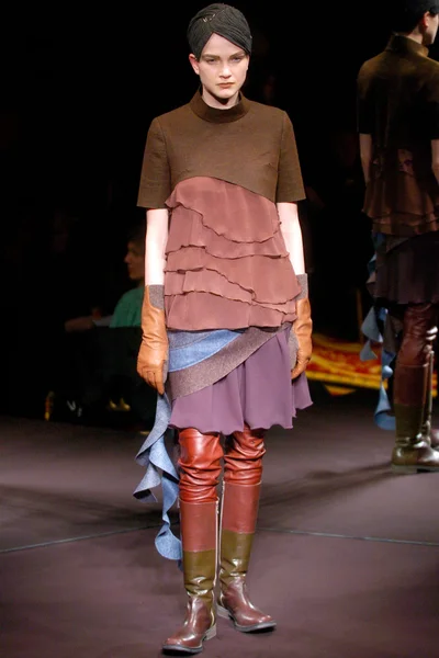 Look 28